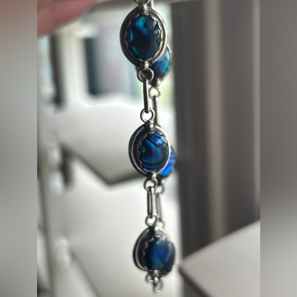 J J, Turquoise and Blue Tone Colored Glass Stones and Sterling Silver Bracelet. - Picture 9 of 13